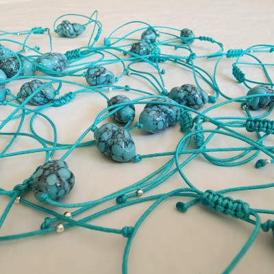 Minimalist Bracelet With Turquoise Glass Bead Design
